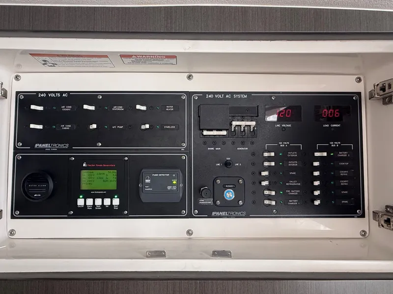 Slide: The Image of Intrepid 475 SPORT YACHT 2019 - 26