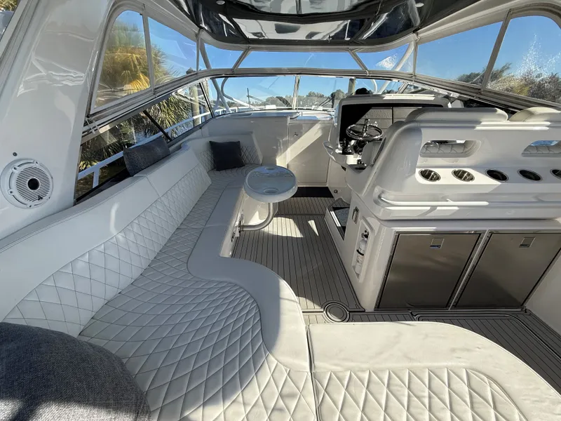 Slide: The Image of Intrepid 475 SPORT YACHT 2019 - 29