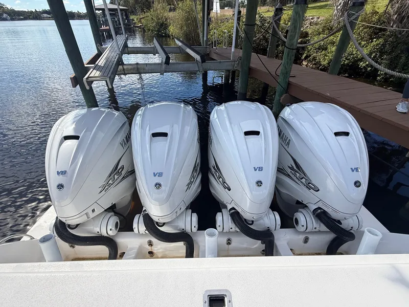 Slide: The Image of Intrepid 475 SPORT YACHT 2019 - 8