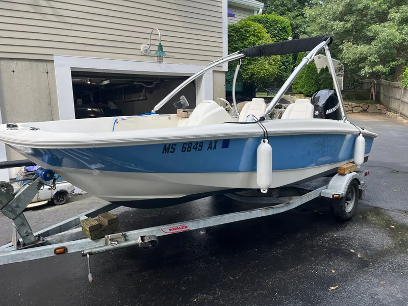 Slide: The Image of Boston Whaler 170 SUPER SPORT 2011 - 2