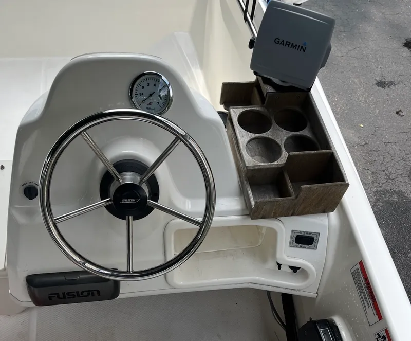 Slide: The Image of Boston Whaler 170 SUPER SPORT 2011 - 5