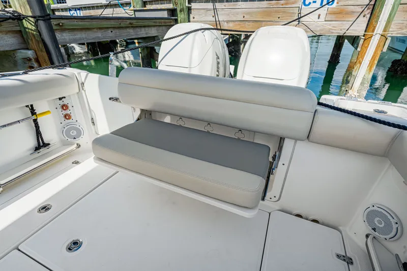 Slide: The Image of Boston Whaler 280 OUTRAGE 2017 - 27