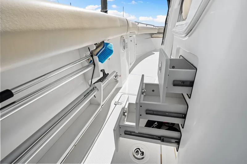 Slide: The Image of Boston Whaler 280 OUTRAGE 2017 - 30