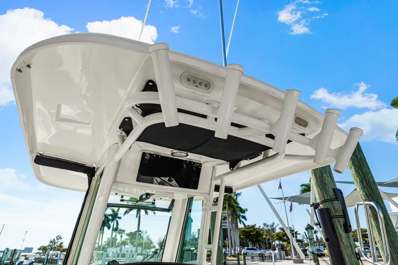 Slide: The Image of Boston Whaler 280 OUTRAGE 2017 - 35