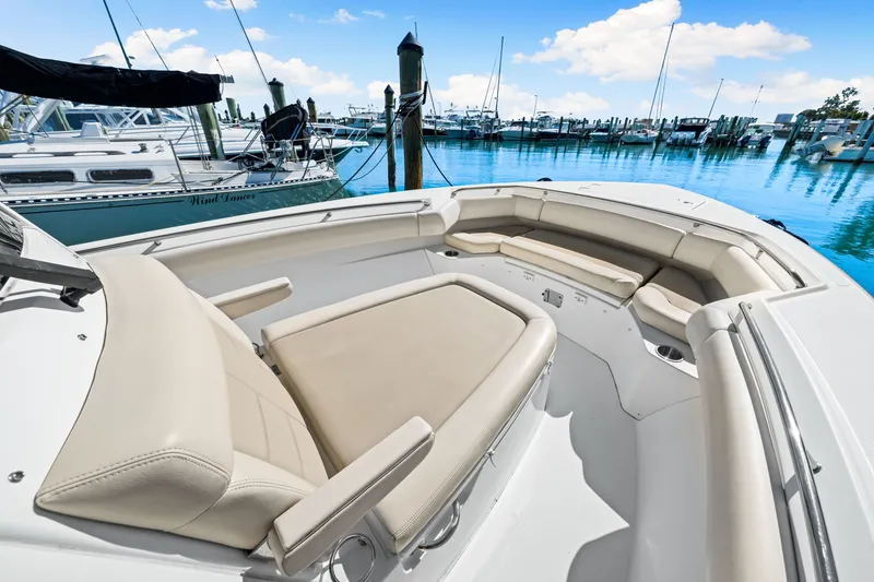 Slide: The Image of Boston Whaler 280 OUTRAGE 2017 - 39