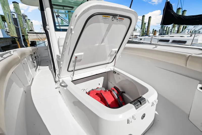 Slide: The Image of Boston Whaler 280 OUTRAGE 2017 - 42