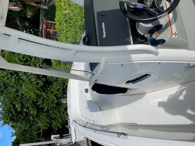 Slide: The Image of Boston Whaler 27 DA 2014 - 6