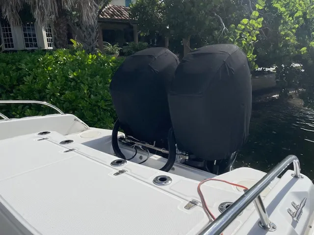 Slide: The Image of Boston Whaler 27 DA 2014 - 9