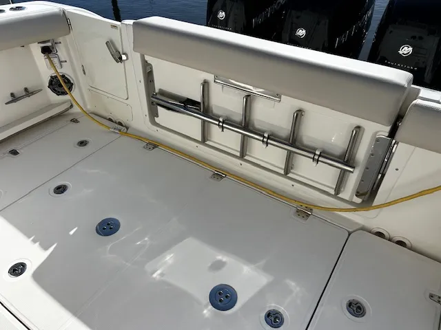 Slide: The Image of Boston Whaler 350 EX 2021 - 24