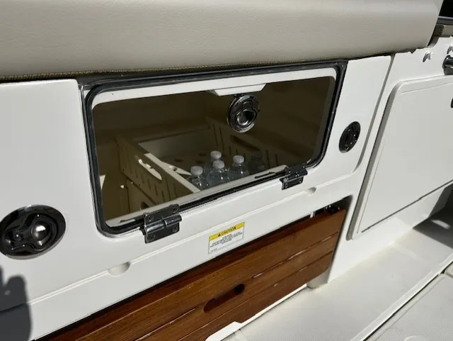 Slide: The Image of Boston Whaler 350 EX 2021 - 25