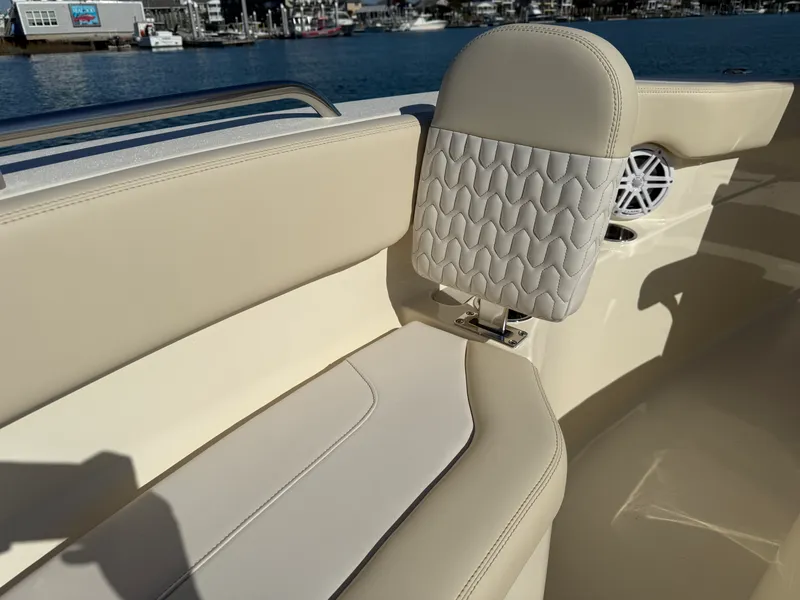 Slide: The Image of Scout 220 XSF 2026 - 8