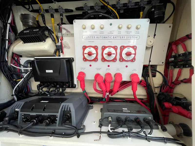 Slide: The Image of Jupiter 32 CENTER CONSOLE 2014 - 40