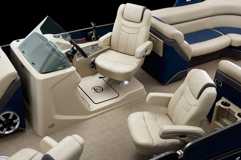 Slide: The Image of Premier 250 Solaris 2023 - 4