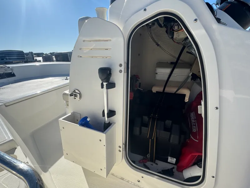 Slide: The Image of Boston Whaler 15 MONTAUK 2023 - 13