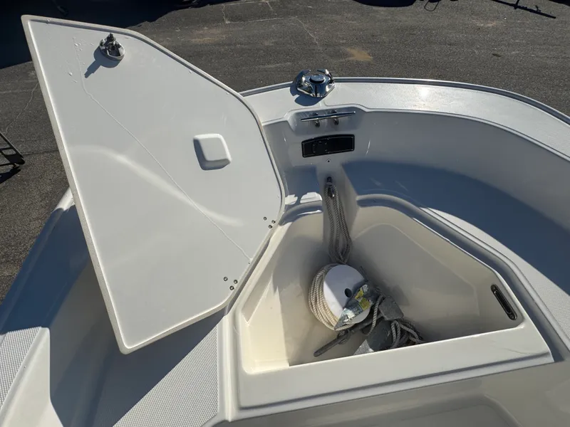 Slide: The Image of Boston Whaler 15 MONTAUK 2023 - 16