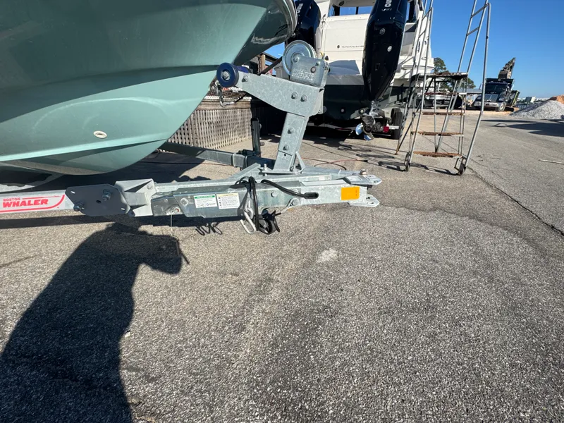 Slide: The Image of Boston Whaler 15 MONTAUK 2023 - 19