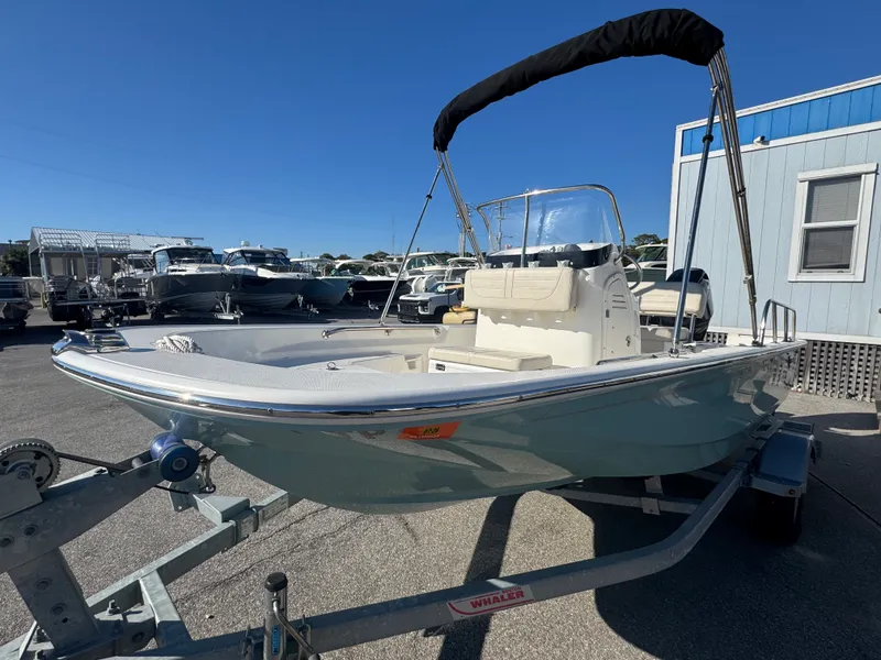 Slide: The Image of Boston Whaler 15 MONTAUK 2023 - 2