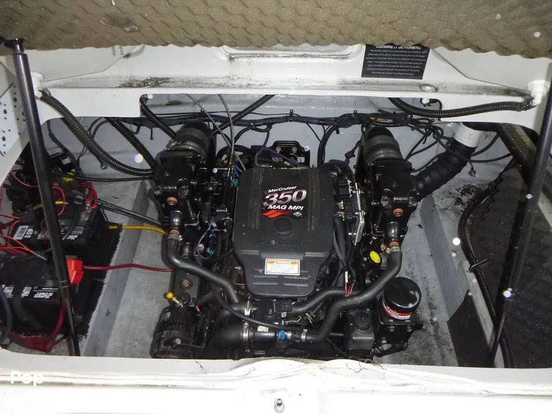 Slide: The Image of Crownline Boats 270 BR 2004 - 15610504