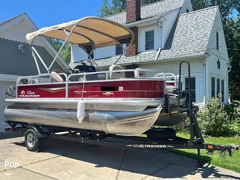 The Image of Sun Tracker Bass Buggy 18 DLX 2023 - 15516993