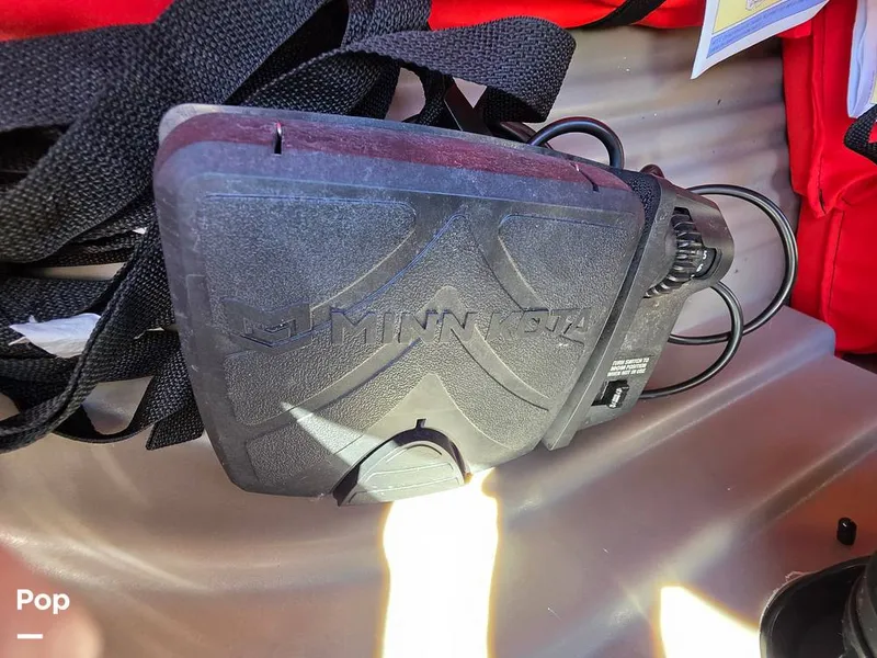 Slide: The Image of Sun Tracker Bass Buggy 18 DLX 2023 - 15970435