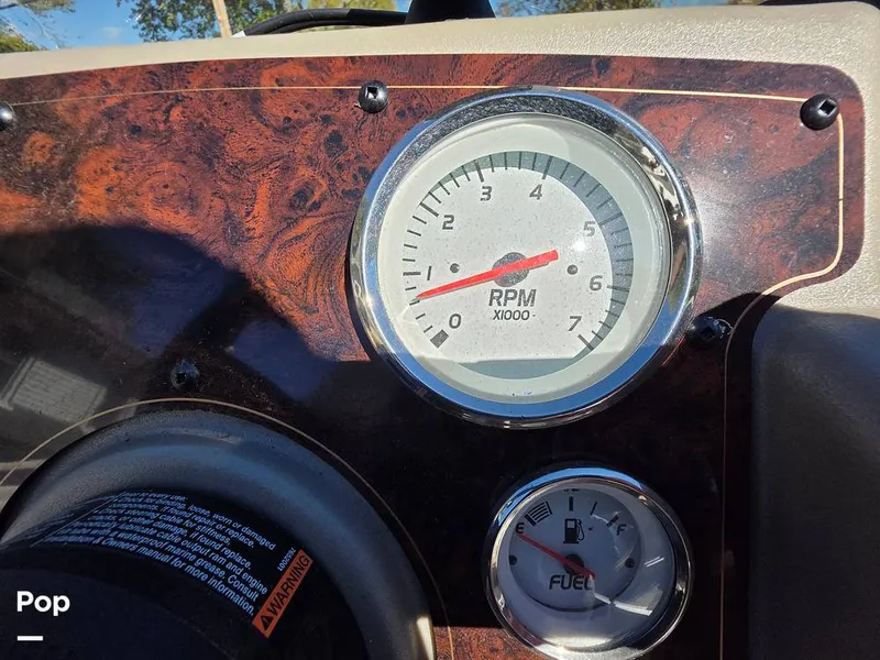 Slide: The Image of Sun Tracker Bass Buggy 18 DLX 2023 - 15970445