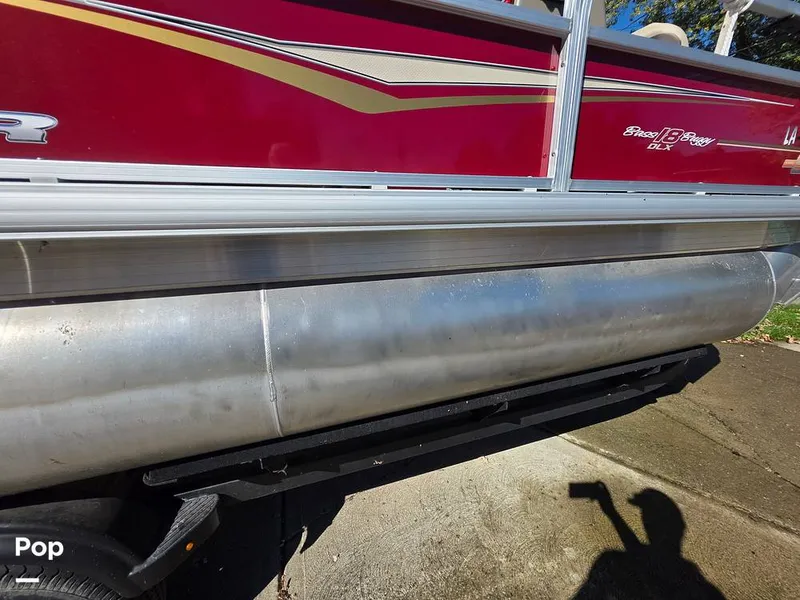 Slide: The Image of Sun Tracker Bass Buggy 18 DLX 2023 - 15970462