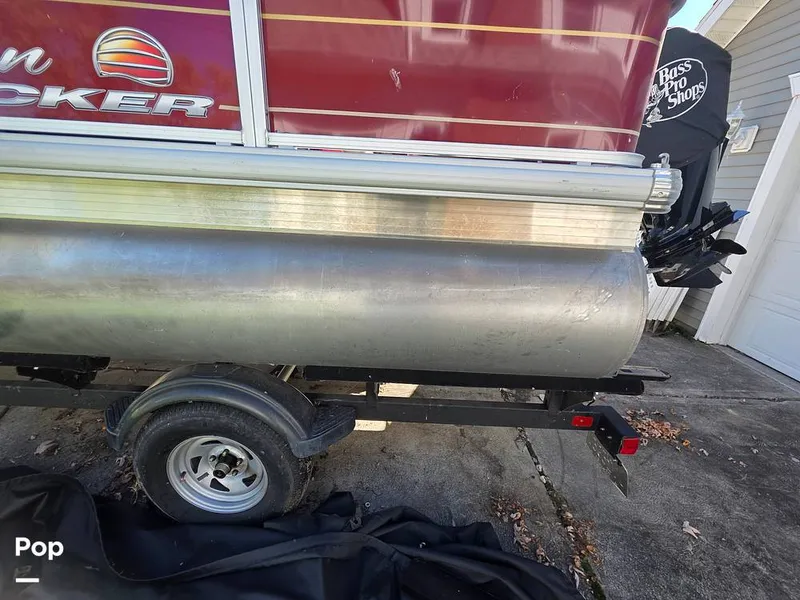 Slide: The Image of Sun Tracker Bass Buggy 18 DLX 2023 - 15970466