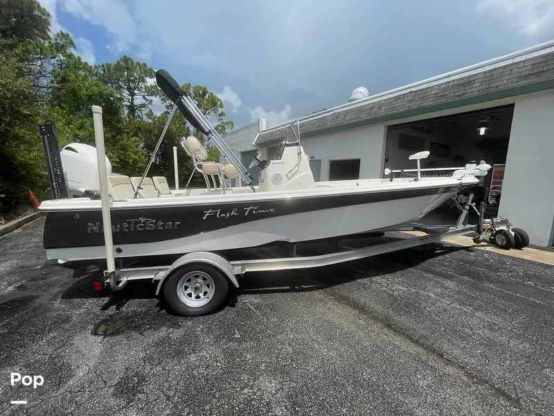 Slide: The Image of NauticStar 215 XTS 2018 - 15563785