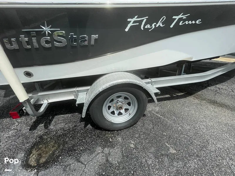 Slide: The Image of NauticStar 215 XTS 2018 - 15563789