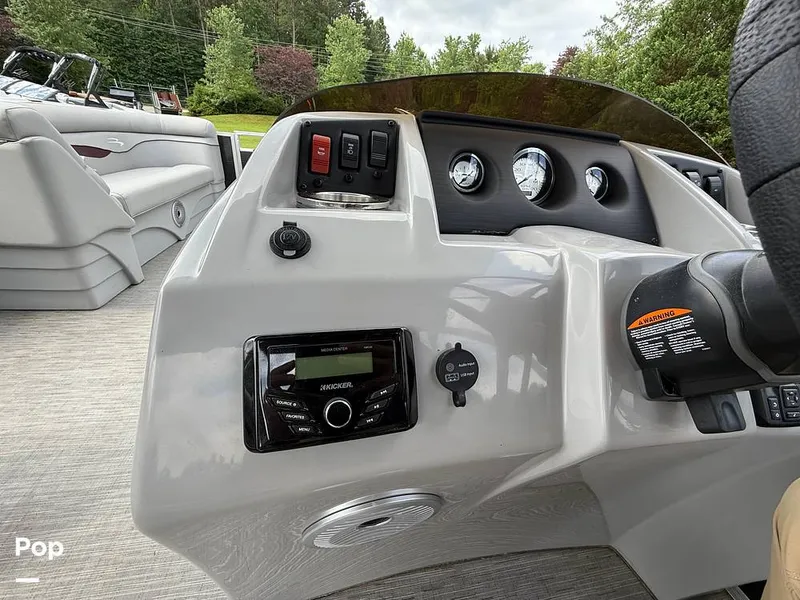 Slide: The Image of Bennington 22SL 2023 - 15570264