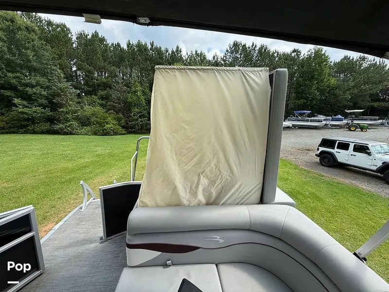 Slide: The Image of Bennington 22SL 2023 - 15570272