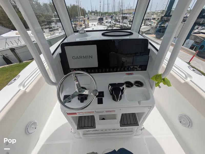 Slide: The Image of Sea Hunt Ultra 275 SE 2024 - 15614503