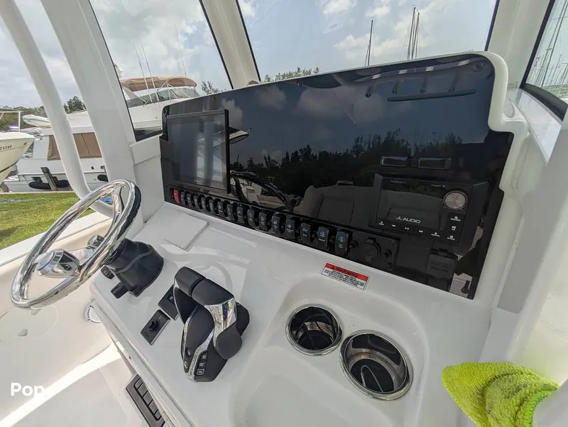 Slide: The Image of Sea Hunt Ultra 275 SE 2024 - 15614509