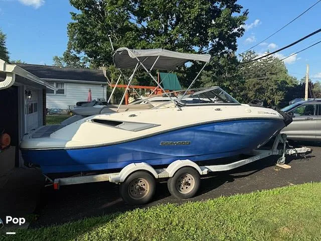 Slide: The Image of Sea-Doo Challenger 210 SE 2011 - 15662257