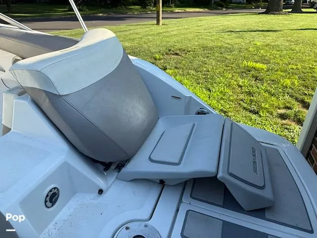 Slide: The Image of Sea-Doo Challenger 210 SE 2011 - 15662262