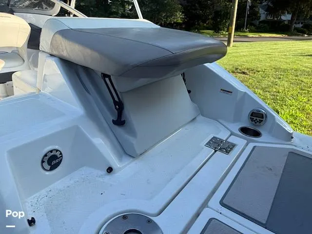 Slide: The Image of Sea-Doo Challenger 210 SE 2011 - 15662266