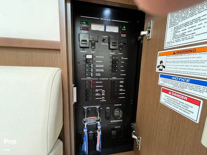 Slide: The Image of Sea Ray 370 Sundancer 2017 - 15946621