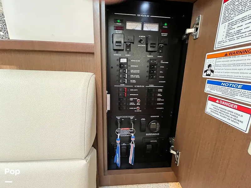 Slide: The Image of Sea Ray 370 Sundancer 2017 - 15946622