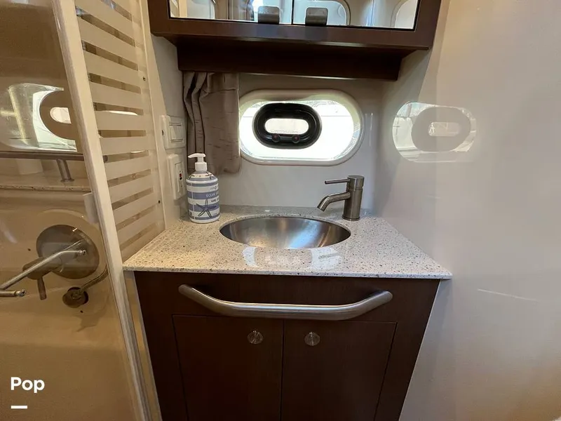 Slide: The Image of Sea Ray 370 Sundancer 2017 - 15946628