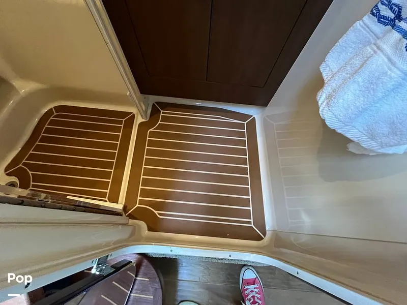 Slide: The Image of Sea Ray 370 Sundancer 2017 - 15946629