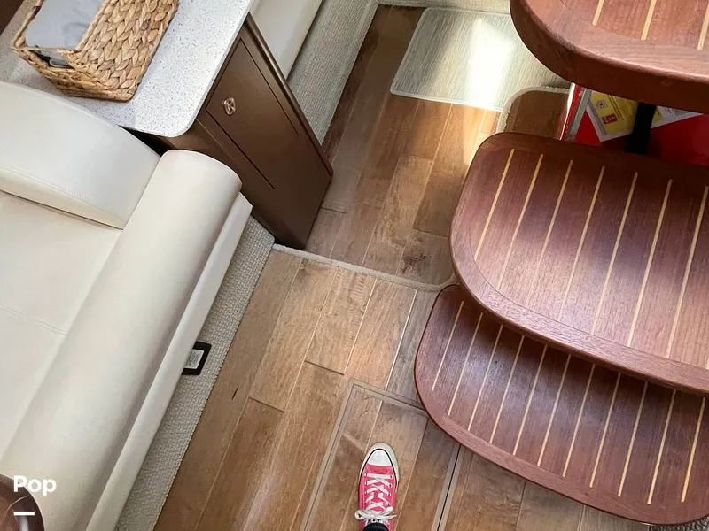 Slide: The Image of Sea Ray 370 Sundancer 2017 - 15946635