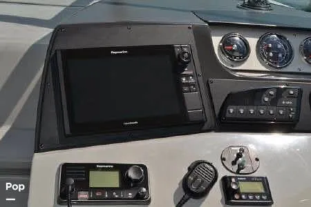 Slide: The Image of Sea Ray 370 Sundancer 2017 - 15729764