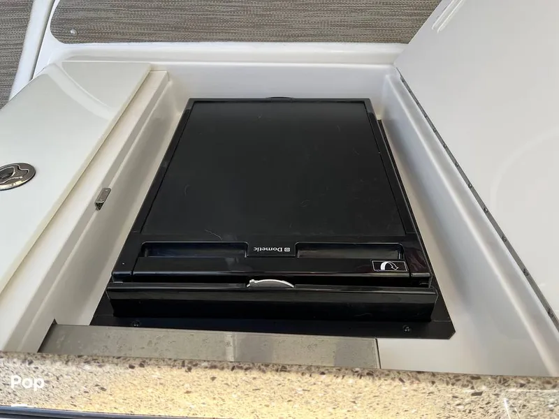 Slide: The Image of Sea Ray 370 Sundancer 2017 - 15946551