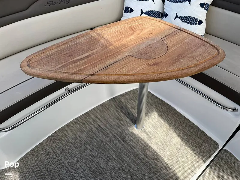 Slide: The Image of Sea Ray 370 Sundancer 2017 - 15946553