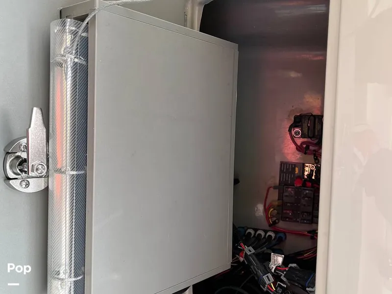 Slide: The Image of Sea Ray 370 Sundancer 2017 - 15946571