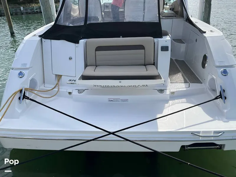 Slide: The Image of Sea Ray 370 Sundancer 2017 - 15946578