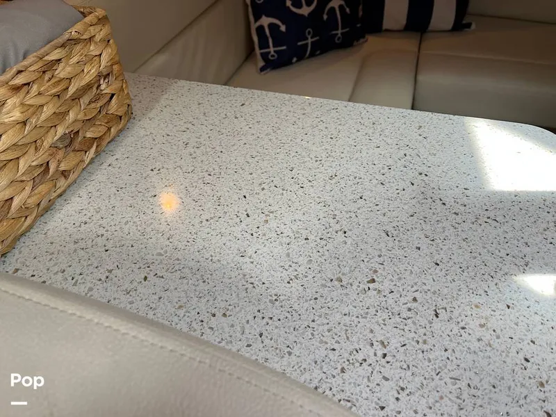 Slide: The Image of Sea Ray 370 Sundancer 2017 - 15946587