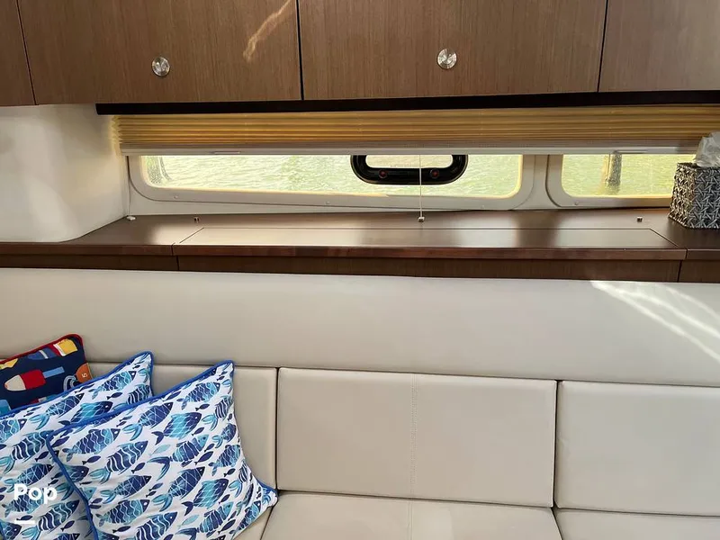 Slide: The Image of Sea Ray 370 Sundancer 2017 - 15946592