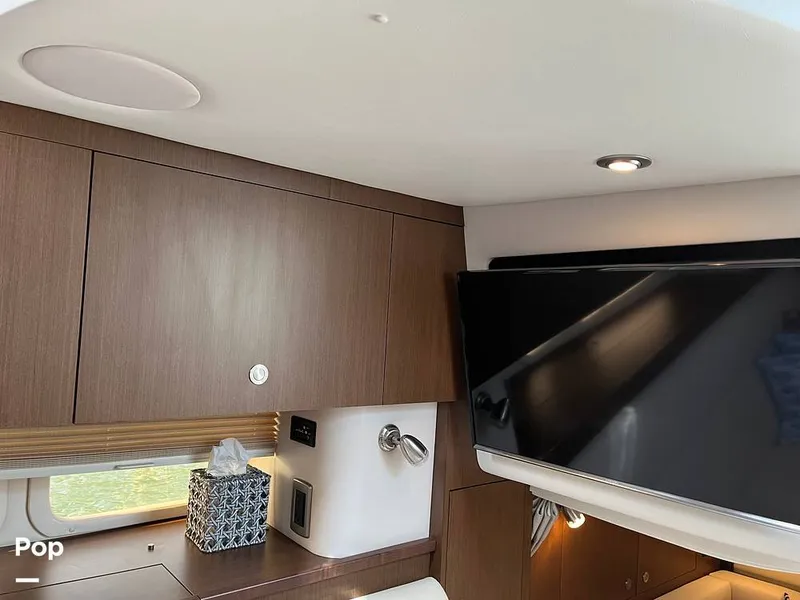 Slide: The Image of Sea Ray 370 Sundancer 2017 - 15946595