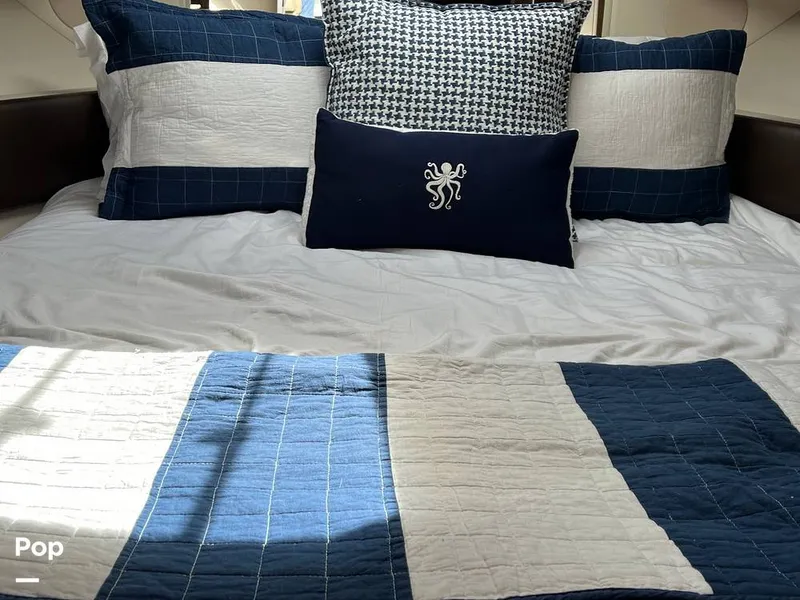 Slide: The Image of Sea Ray 370 Sundancer 2017 - 15946602